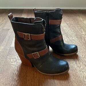 Korks by Kork-Ease Richard two-tone leather ankle boots